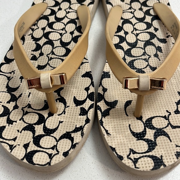 COACH Size 8B Womens Flip Flops Black Khaki, Amel Rubber/SIG C Thong Sandals - Picture 5 of 8